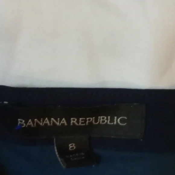 BANANA REPUBLIC , FLORAL PLEATED SKIRT - BLACK AND BLUES, SIZE 8 - Picture 2 of 10